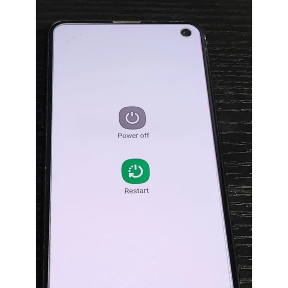 Samsung Galaxy S10e Black Android Smartphone with Spigen Case